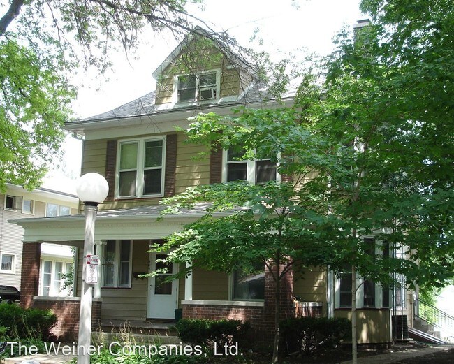 Foto del edificio - 6 br, 3 bath House - 404 W. Elm