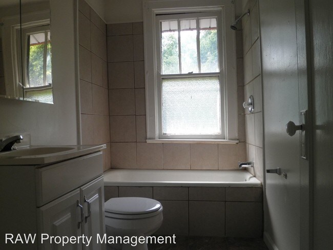 Foto del edificio - 1239-1241 Rutledge Ave
