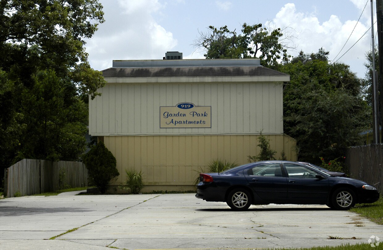 Primary Photo - Garden Park Apartments