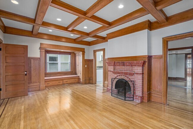 Foto del edificio - 24 Randwick Ave - 2 bedroom | 1 bath | Low...