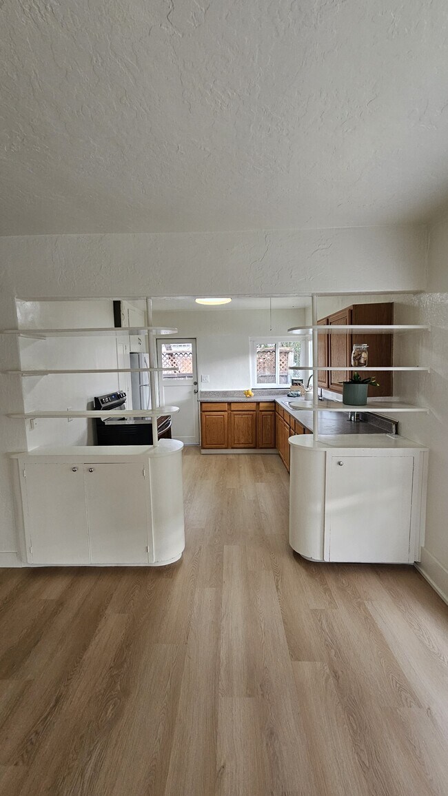 Foto del edificio - 476 E 7th Ave