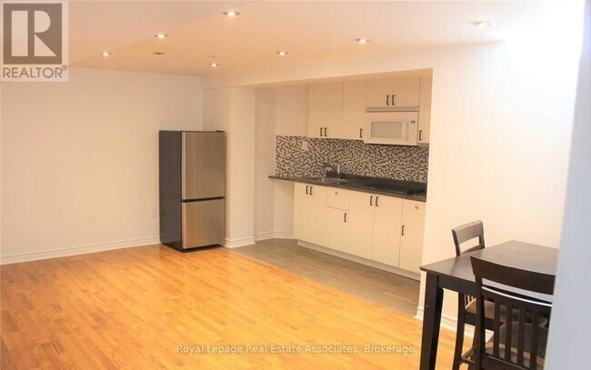 Photo du bâtiment - 155 Johnswood Crescent