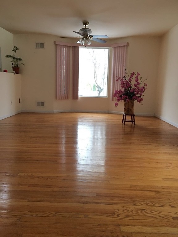 Foto principal - 252 Eltingville Blvd