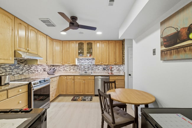 Foto del edificio - 11430 Strand Dr