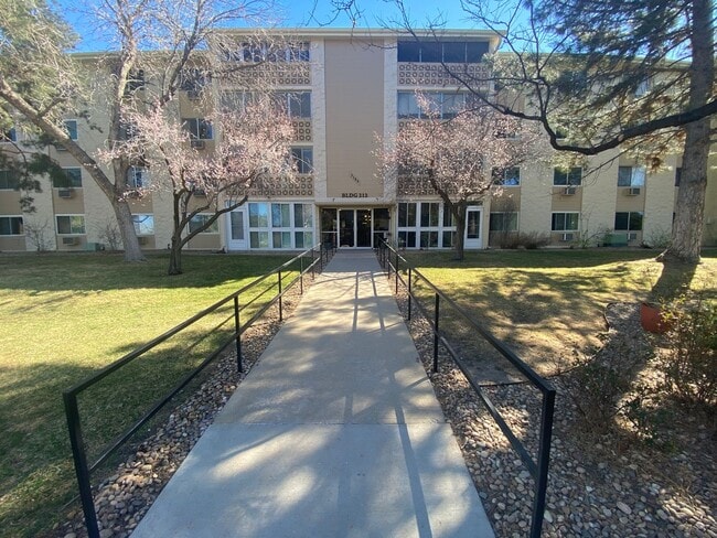 2 Bedroom 1 Bath Condo in Heather Gardens - 2 Bedroom 1 Bath Condo in Heather Gardens