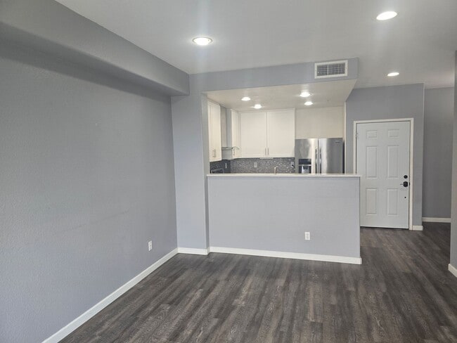 Foto del edificio - Large 2 Bed 2 Bath Condo in Chula Vista