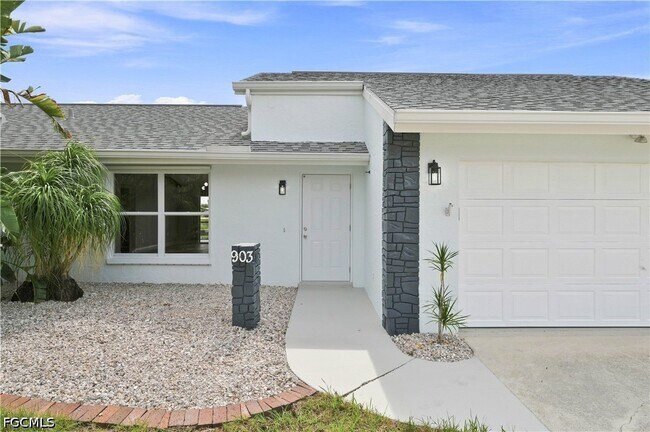 Foto del edificio - 903 SE 20th Ct