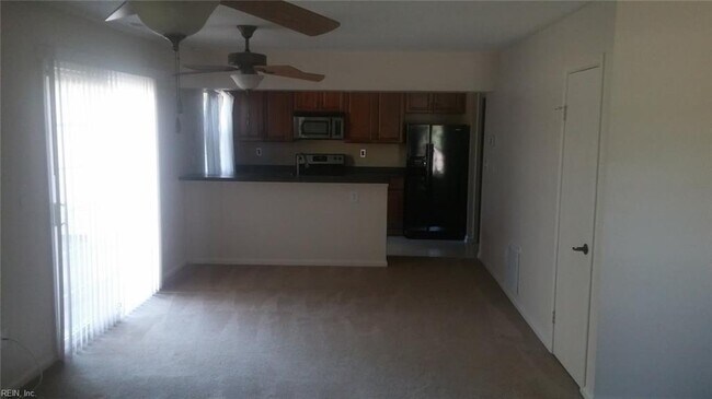 Foto del edificio - 208 Henwick Ct