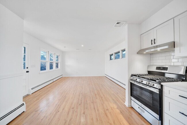 Building Photo - 440 Boulevard