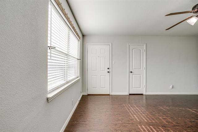 Foto del edificio - 213 NW Jayellen Ave