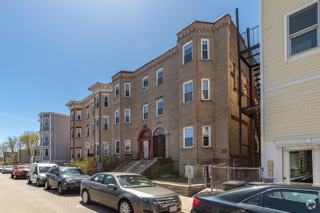 Building Photo - 7 Forbes St