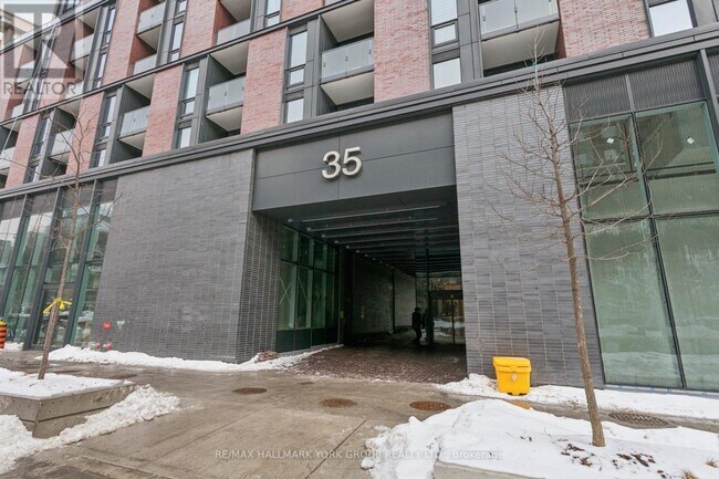 Building Photo - 35 Parliament St