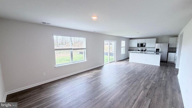 Foto del edificio - 107 Dinges St