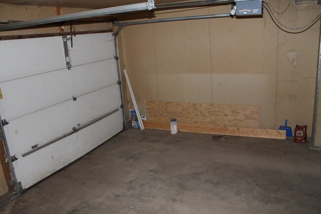 Garage - 410 Cottage Ave