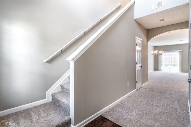 Building Photo - 370 Azalea Cir