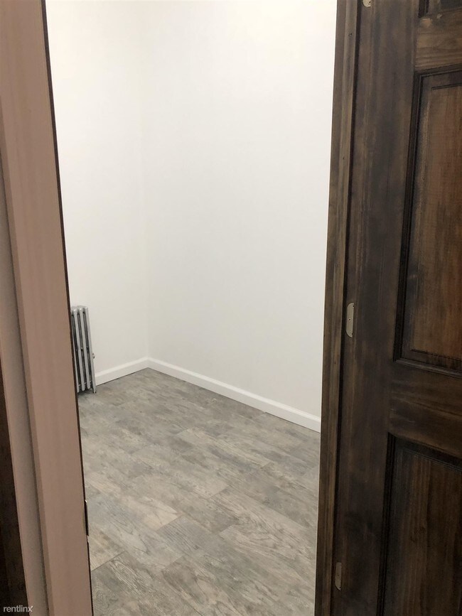 Building Photo - 2 br, 1.5 bath  - 6821 76th St