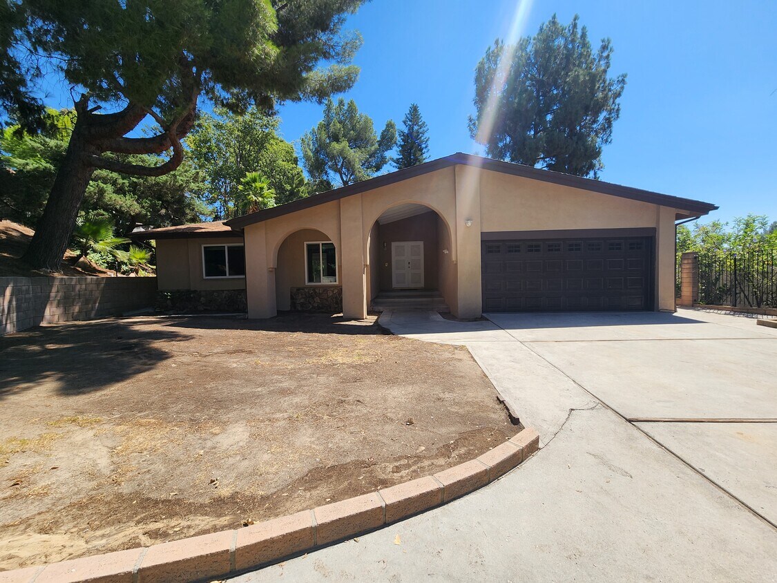 Primary Photo - 12458 Bradford Pl