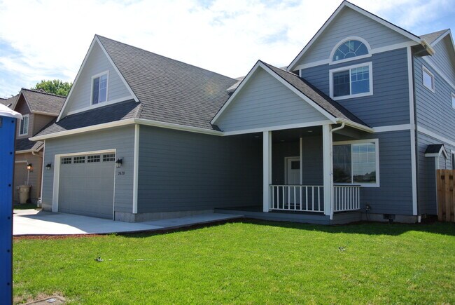 Building Photo - Stunning 5 Bed / 3.5 Bath Executive Home with Two Primary Suites!