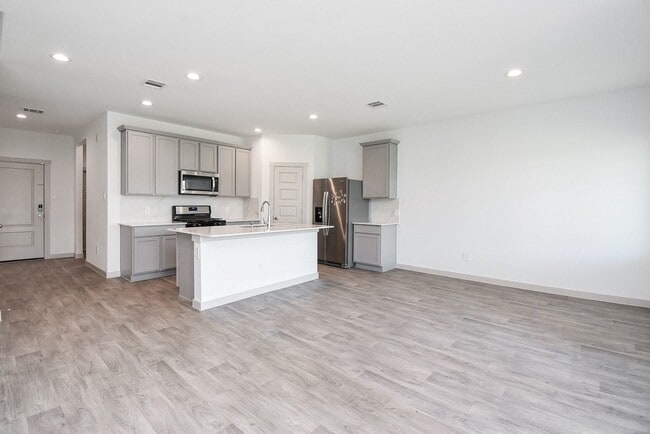 Building Photo - 8030 Milam Ln