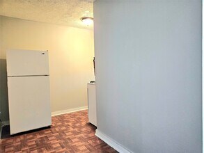 Building Photo - 5008 Ave S