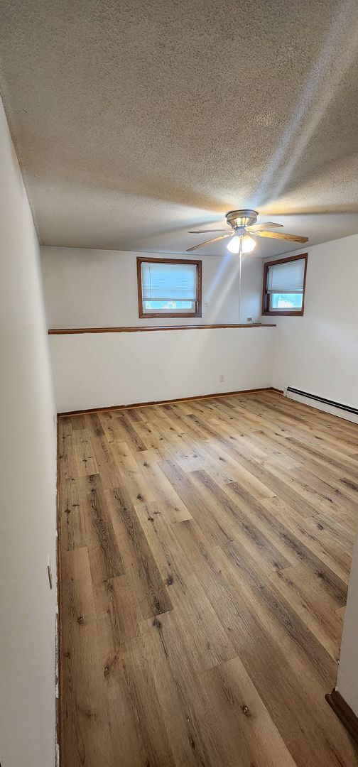 Foto del edificio - 2 bedroom 1 bath basement apartment