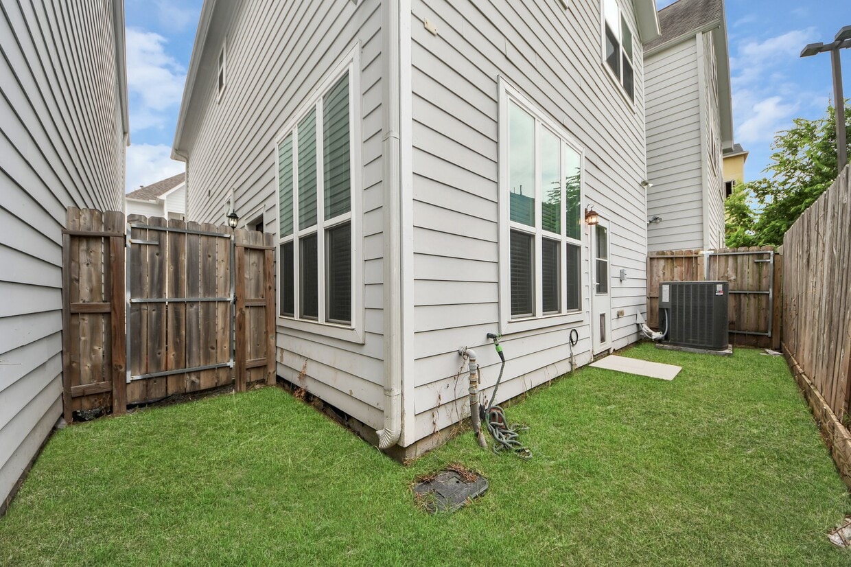 Building Photo - 1805 Napa Creek Ln
