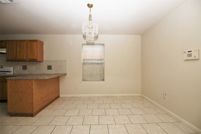 Foto del edificio - 6923 Cheshire Park Rd