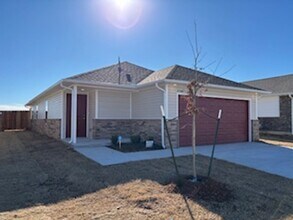 Building Photo - 2104 SE 90th St