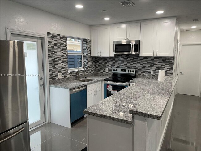 Building Photo - 17011 N Miami Ave