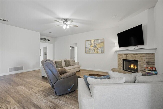 Foto del edificio - 4 Bedroom Located in Frenship ISD