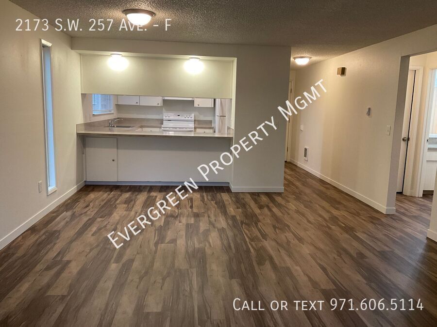 Primary Photo - Beautiful 2 BR x 1.5 BA Apartment | Conven...