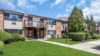 Building Photo - 325 Cricket Ln