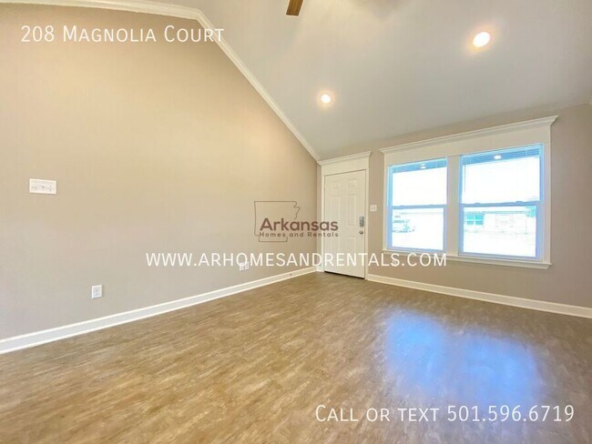 Foto del edificio - 208 Magnolia Ct