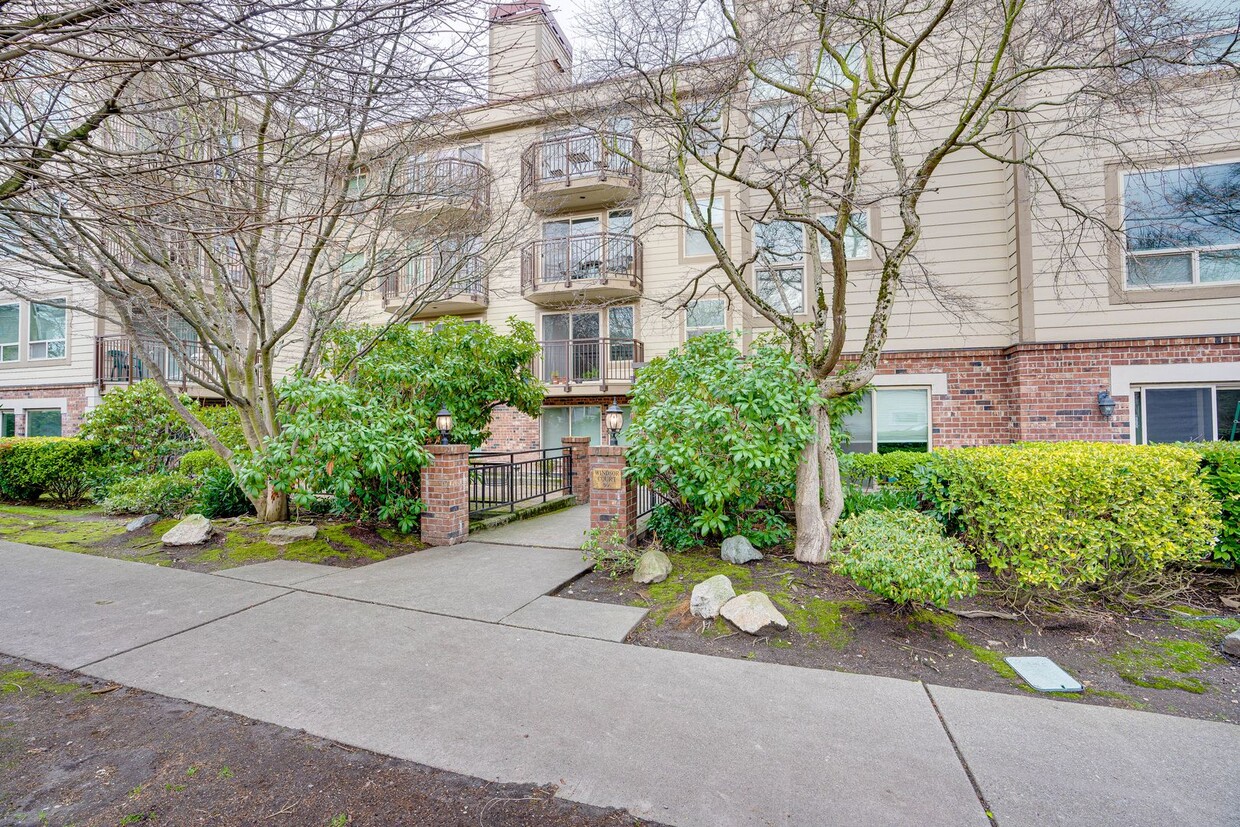 Foto principal - Convenient Queen Anne Location! 1bd/1bth C...