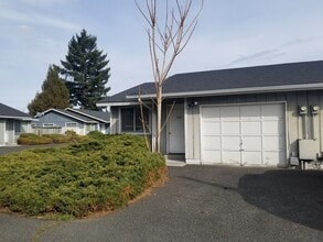 Building Photo - 1009 S 17th Ave