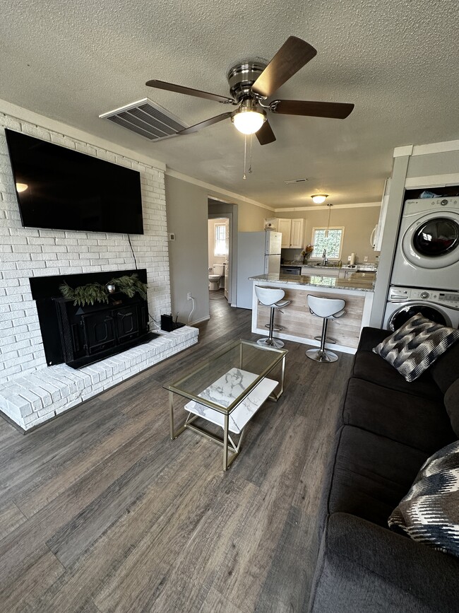 Main view - 125 Chula Vista Dr