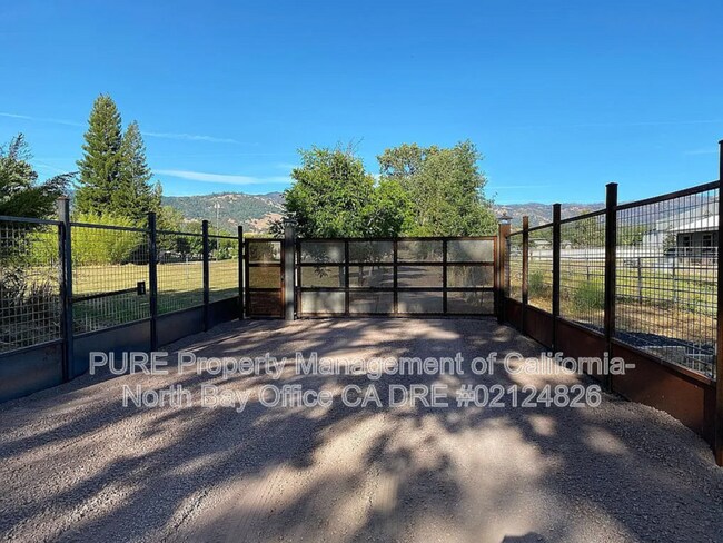 Foto del edificio - 8787 East Side Potter Vly Rd