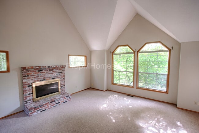 Building Photo - Elegant Three Bedroom Home in Mountain Park!