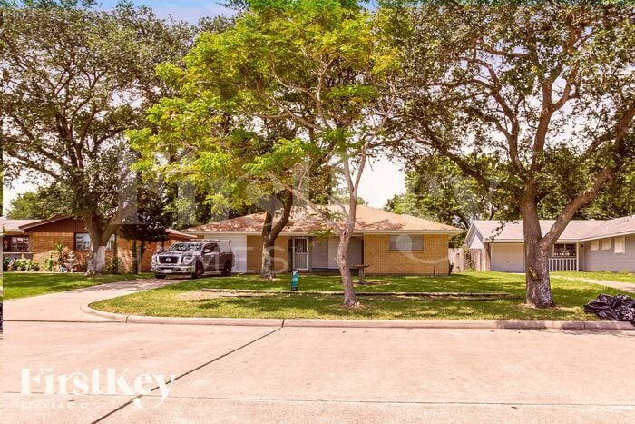 Foto principal - 1610 13th Ave N