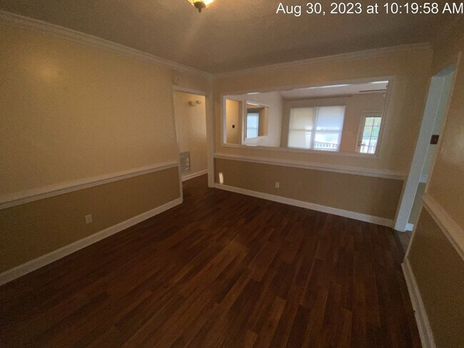 Foto del edificio - 429 Oakgrove Dr