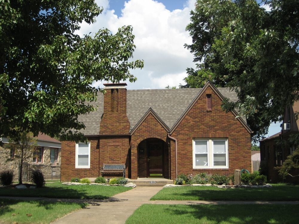 Primary Photo - Charming home near Utica Square