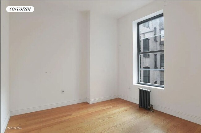 Foto del edificio - 245 Ocean Pkwy