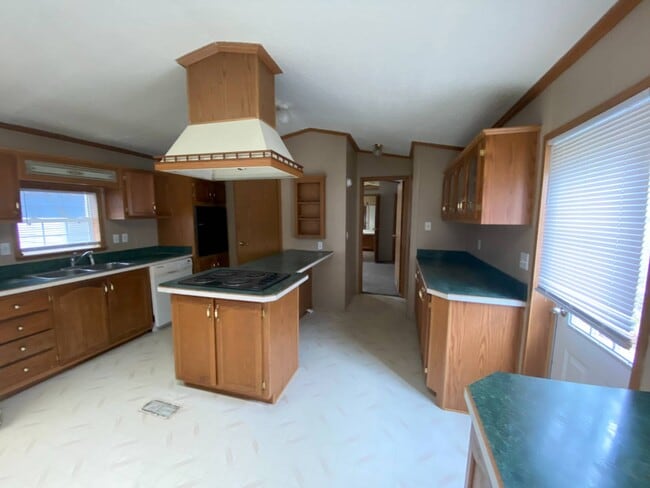 Building Photo - 4184 Bickel St