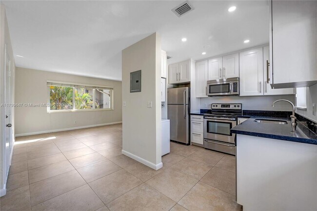 Foto del edificio - 930 SW 24th Ct