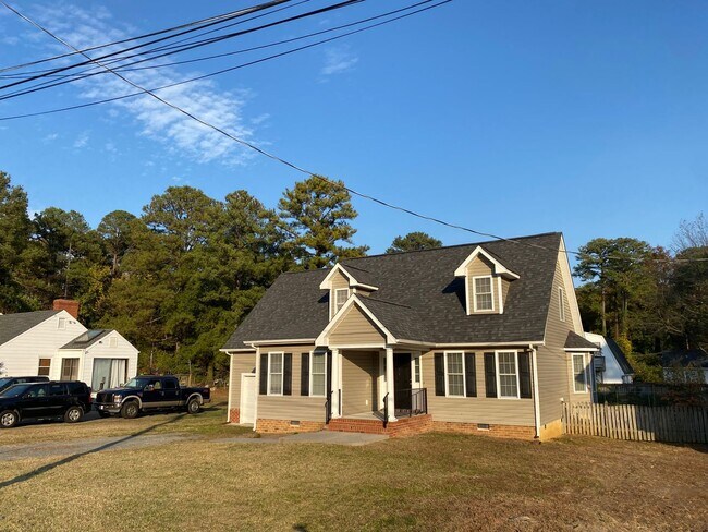 Foto del edificio - Lovely Two Story Home off of Glenside Driv...