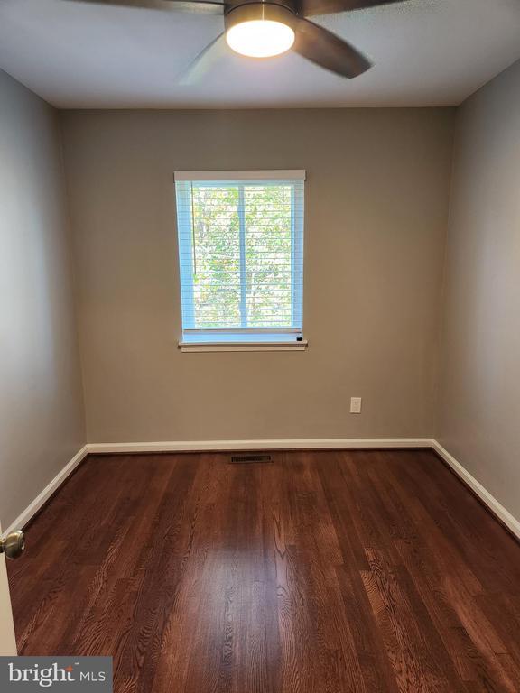 Foto del edificio - 8404 N Brook Ln