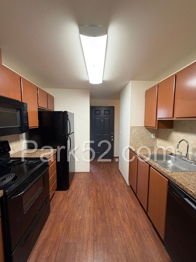 Building Photo - $250 Off First Full Month's Rent! Puyallup Area 2 Bedroom 2nd Floor Apartment