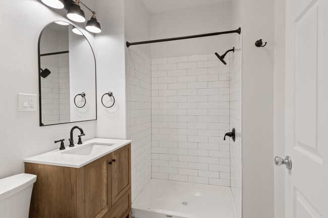 Building Photo - 96- 100 Chestnut St