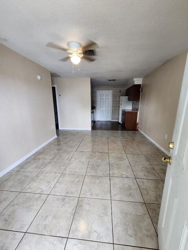 Foto del edificio - Two bedroom one bath duplex - Fort Meade