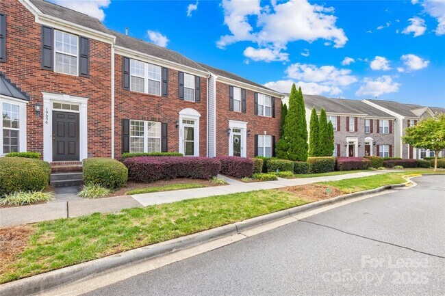 Foto del edificio - 19052 Natalie Michelle Ln